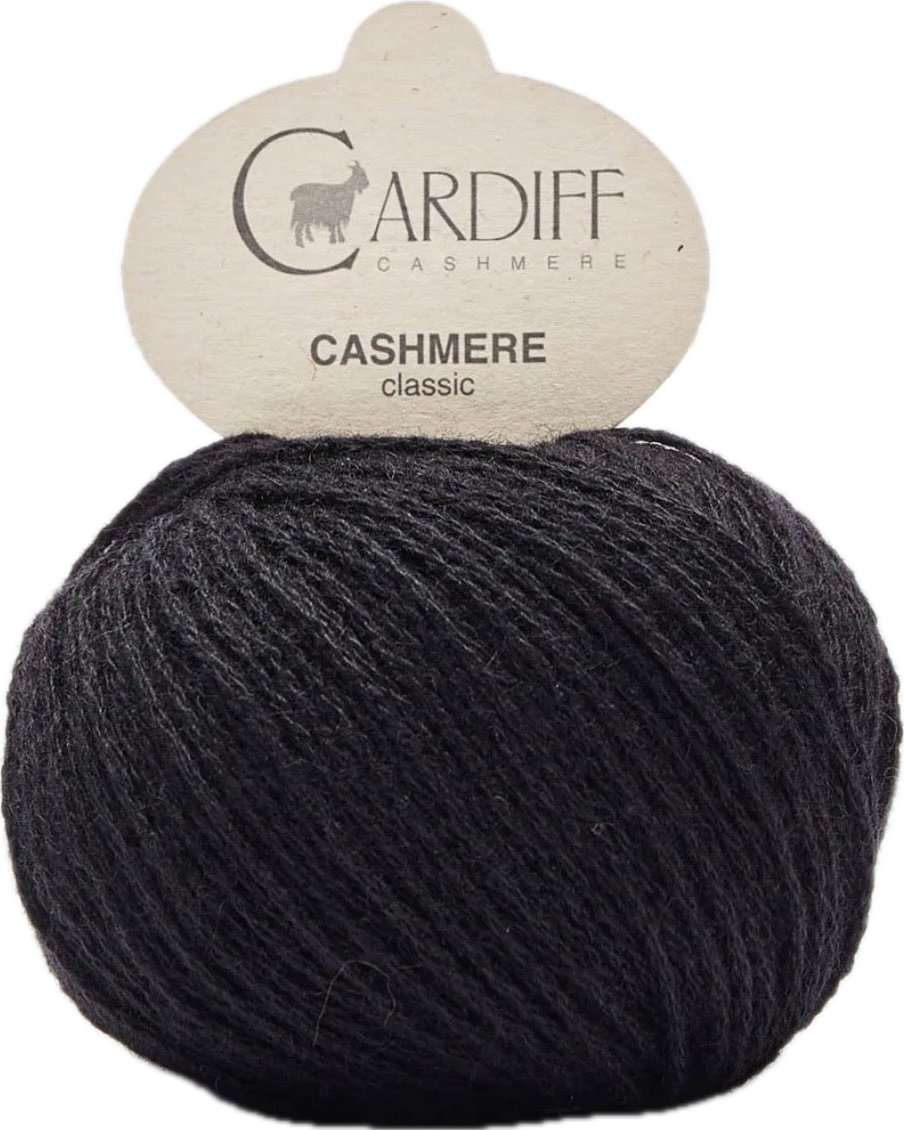 Cardiff Cashmere Classic ball, shade 516 (black)